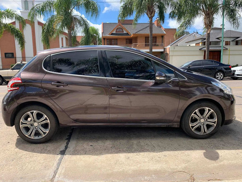 Peugeot 208 1.6 Feline 2014