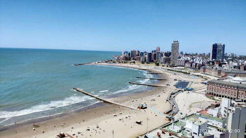 Imagen 5 de 11 de Ambiente Reciclado Con Vista Plena Al Mar