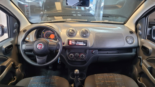 Fiat Uno Uno Vivace 1.0 8V (Flex) 4p