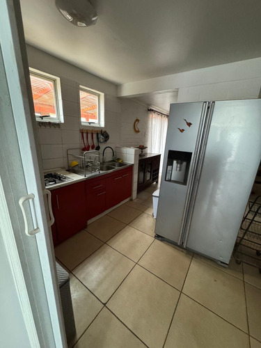 Vende Casa 3 Dormitorios Excelente Ubicación En Santa Cruz