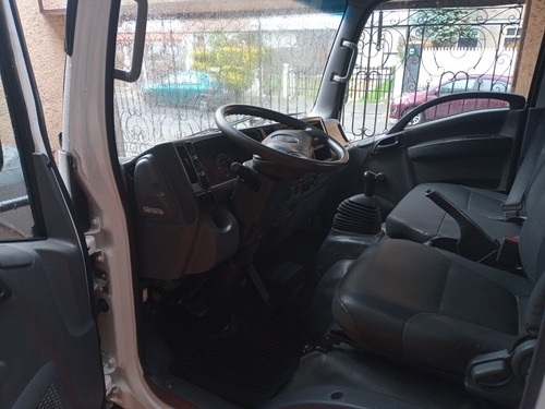 Imagen 12 de 13 de Isuzu Elf 300