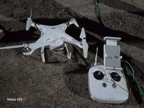 Drone Dji Phantom 3 Professional Con Cámara 4k (Usado)