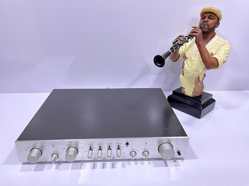 Imagem 1 de 7 de Pre Amplificador Luxman Model C-12