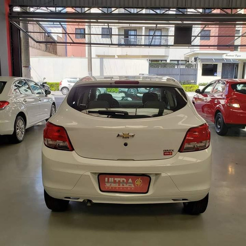 Imagem 5 de 6 de Chevrolet Onix 2016 1.0 Ls 5p