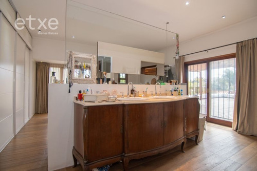 Casa En Venta De 4 Dormitorios En Carrasco
