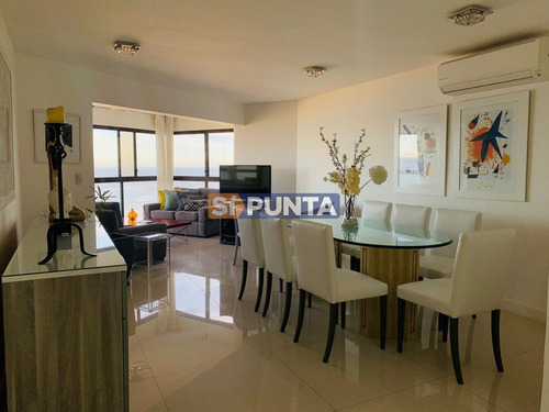 Imagen 3 de 28 de Venta De Apartamento De 2 Dormitorios En Torre Cristal Punta Del Este