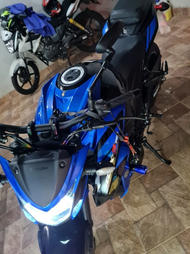 Imagem 9 de 15 de Suzuki Gsx 750