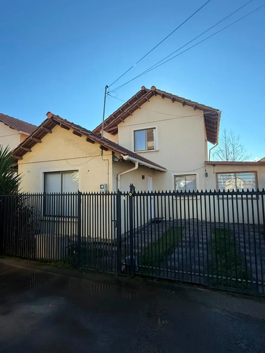 Imagen 2 de 24 de Arriendo Casa Los Acantos