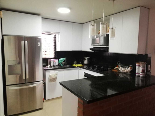 Vendo Casa Esquinera En El Poblado