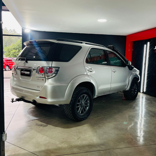 Toyota SW4 3.0 Srv 5l 4x4 Aut. 5p 163 hp