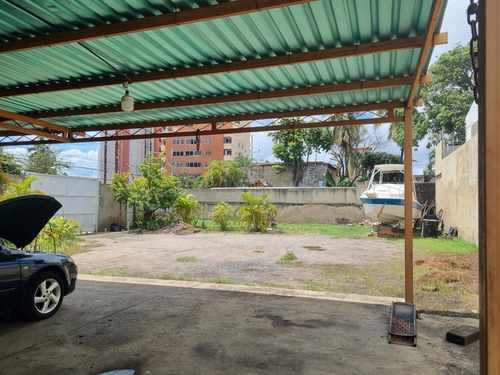 Venta De Terreno En Area Comercial De Lecheria. Edo Anzoategui