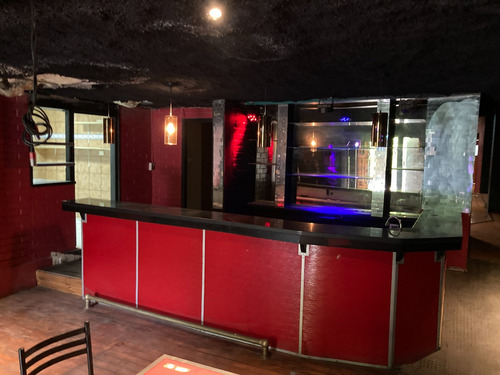 Amplio Local Plaza Camilo Mori, Ideal Pub O Restorán 409 M2