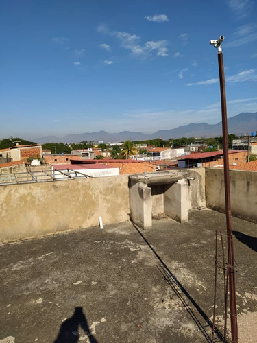 Imagen 23 de 24 de Se Vende Casa En Santa Rita Linares Alcántara 04124827470