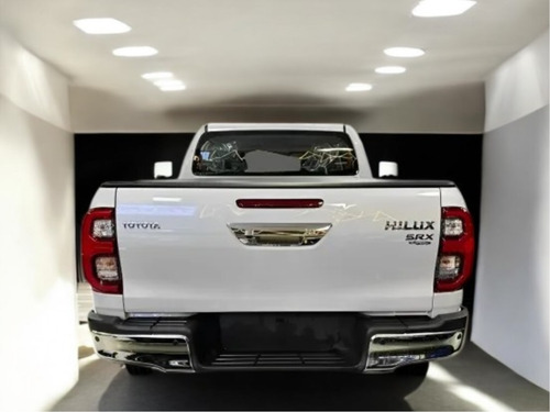 Toyota Hilux 2.8 D-4D TURBO DIESEL CD SRX 4X4 AUTOMÁTICO