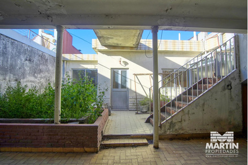 Casa A Reciclar De 277 M2.