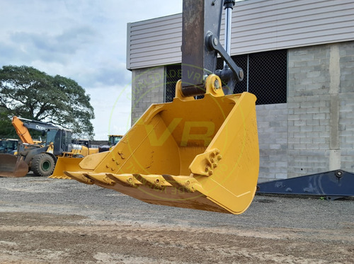 Escavadeira Hidráulica John Deere 200g Ano 2022 Com 2.472 H