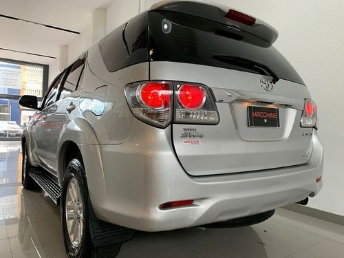 Toyota Hilux Sw4 3.0 Srv Mt 4x4