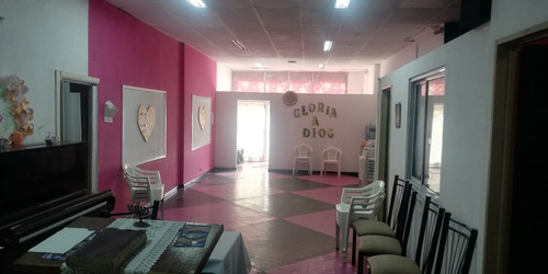 Imagen 11 de 19 de Local Comercial Y Gran Salón En Primer Piso Con Vestuarios