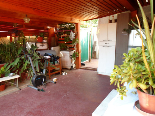 Casa Acogedora 3d. 1b 1e. Construcción Sólida.