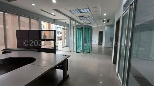 Local Venta Conserva Módulos De Trabajo,especial Para Banco Y Servicio De Encomienda, Aire Acondicionado Central, San Blas Valencia Carabobo Leida Falcon Lf24-25462