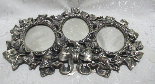 Portarretrato Triple Sólido Bronce Plateado Rococco (15457) Plateado Rococco - Hojas De Vid Con Uvas Y Gran Moño (Usado)
