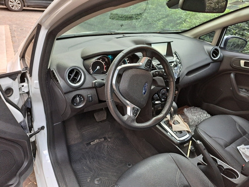 Imagen 12 de 15 de Ford Fiesta 1.6 4p Titanium