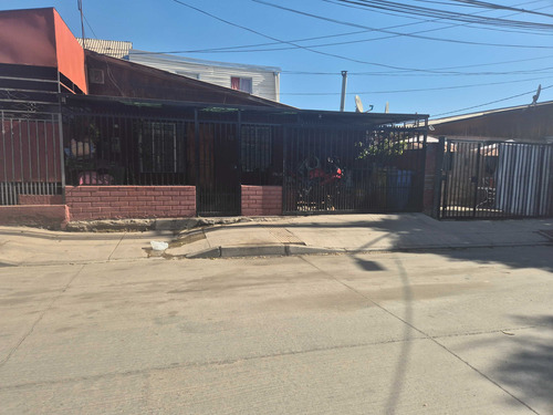 Amplia Y Comoda Casa En Colina (68779)