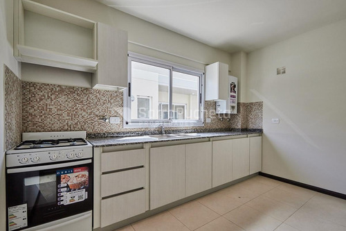 Venta Departamento De 2 Ambientes En Moron Sur