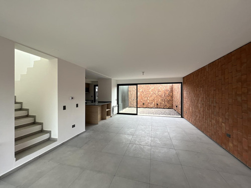 Casa En Venta 3 Dormitorios En Docta - Barrio Cerrado - No Es Apto Bancor