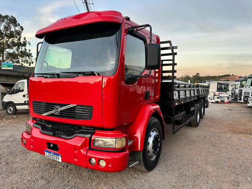 Volvo Vm 240 Ano 2004 Leito Truck Carroceria