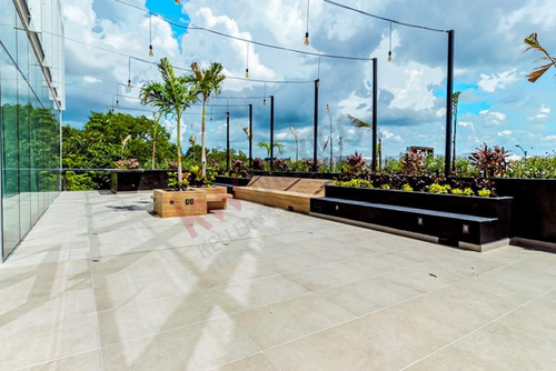 Oficna En Venta En Humana Workcenter, Playa Del Carmen.
