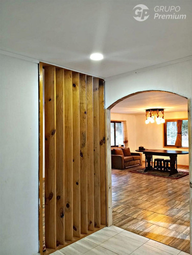 Casa En Venta De 4 Dorm. En Pucón