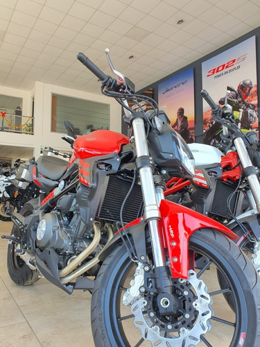 Imagen 14 de 15 de Benelli 302 S