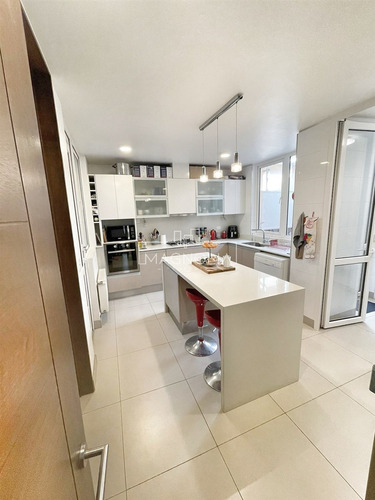 Casa En Venta De 4 Dorm. En Colina