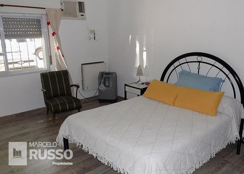 Casa 6 Ambientes Al Frente