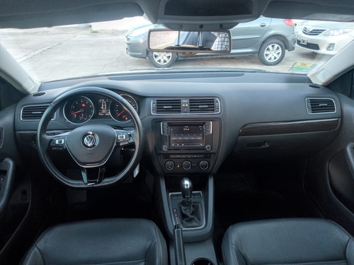 Imagen 12 de 15 de Volkswagen Vento 2.5 Luxury Tiptronic 2.016-