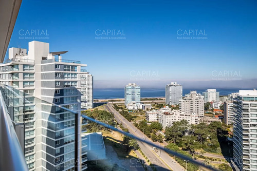 Apartamento De 3 Dormitorios  En Venta En Torre One, Punta Del Este 