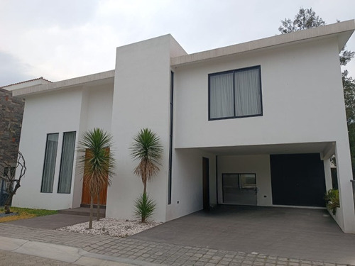 Casa En Venta En Aureal Residencial