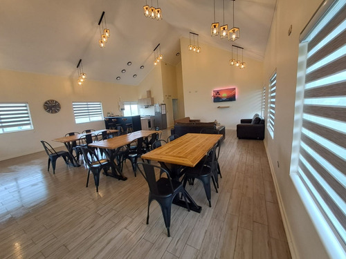 Amplia Y Como Nueva En Condominio A Minutos Portal Frontera