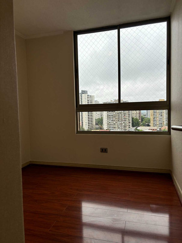 Vargas Buston / Gran Av., Metro C. Del Niño (87581)