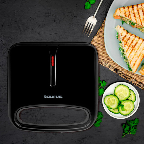 Sanwichera Doble Rebanada Antiadherente Taurus Cosmos 750w Color Negro