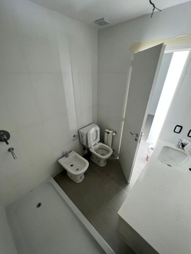 Imagen 11 de 13 de Alquiler Duplex 4 Ambientes - Parque Leloir