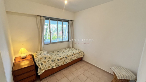 Imagen 9 de 12 de Venta Apartamento De 3 Dormitorios En Playa Mansa Con Garage