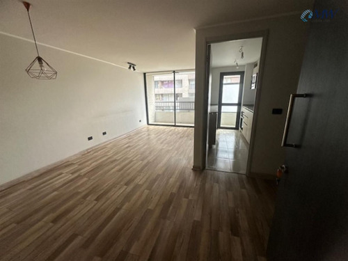 Amplio Departamento En Venta De 2d 2b. En Santiago