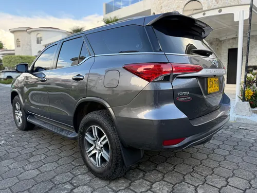 Toyota Fortuner 2.7l