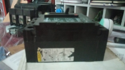 Interruptor Termomagnético Hdl36150 3x100 Amp. Marca Squared (Usado)
