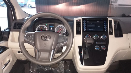 Imagen 6 de 11 de Toyota Commuter 2.8 Tdi 6at