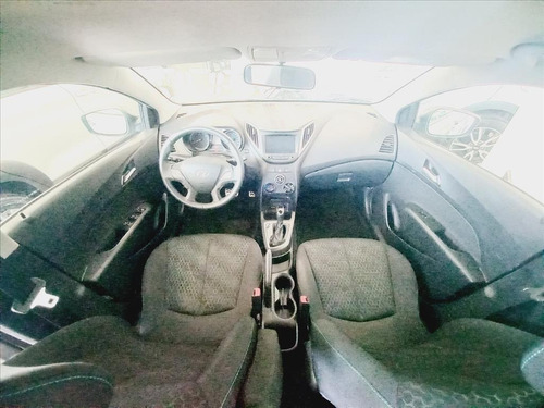 Imagem 4 de 12 de Hb20x 1.6 16v Style Flex 4p Automático