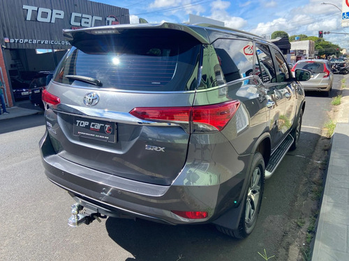 Toyota Hilux SW4 2.8 SRX 4X4 7 LUGARES 16V TURBO INTERCOOLER DIESEL 4P AUTOMÁTICO