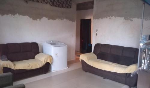 Casa Com 3 Dormitórios E Quintal Grande Em Itanhaém Litoral